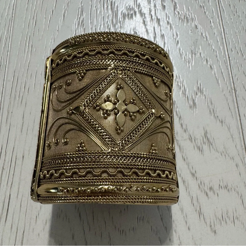N/A egyptian gold